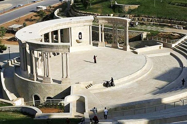 The new town of Palestine is more attractive, luxurious 