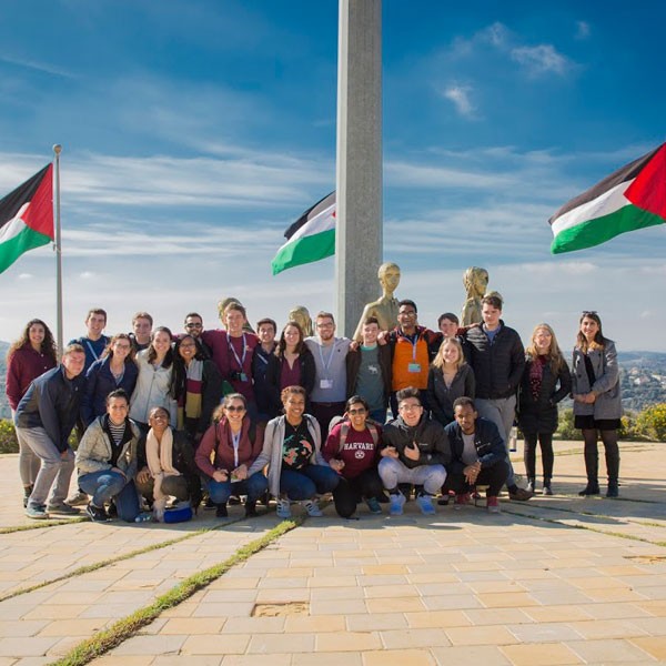 طلاب من جامعة ميري لاند