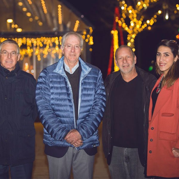 دينيس روس مدير تخطيط السياسات في وزارة الخارجية تحت قيادة جورج بوش وآخرون