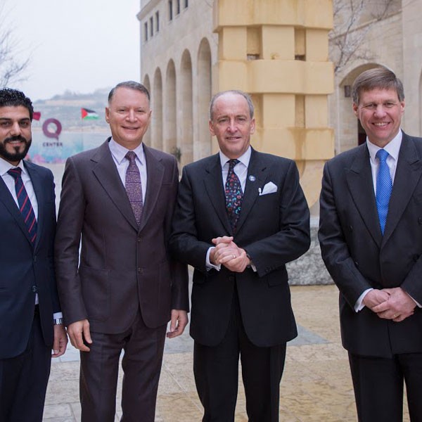 ألدرمان تشارلز بومان، رئيس بلدية مدينة لندن، فيليب هول أوب، القنصل البريطاني العام في القدس وآخرون