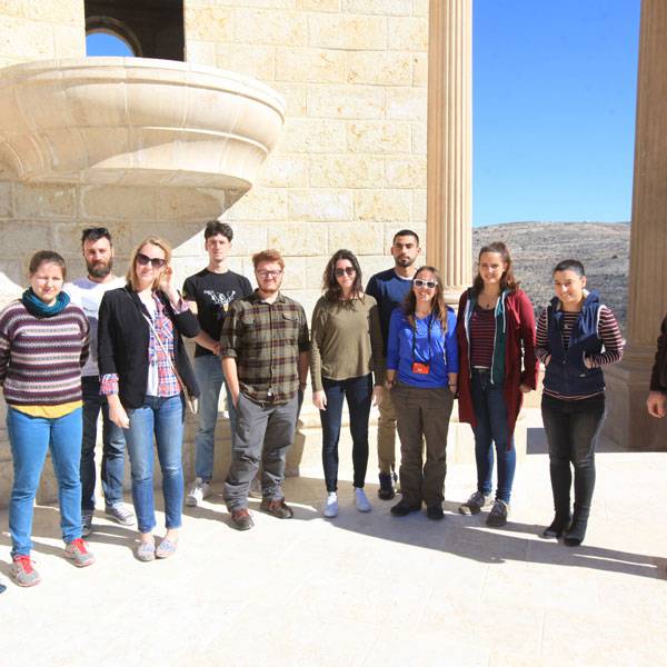 وفد من مؤسسة مشروع الأمل
