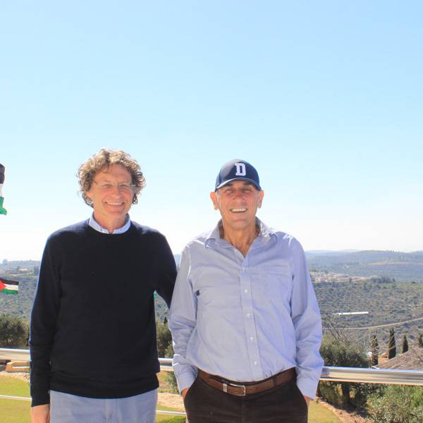 يودا دورون، كبير مستشاري شركة تي بي جي جروث، وأفيغدور ويلينز، الرئيس التنفيذي، مختبرات أنابورنا المحدودة - الولايات المتحدة الأمريكية