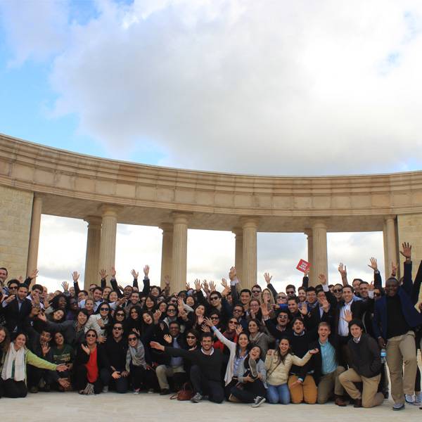 طلاب من كلية هارفرد كينيدي، جامعة هارفارد - الولايات المتحدة الأمريكية