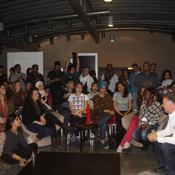 طلاب جامعة هارفارد - الولايات المتحدة الأمريكية
