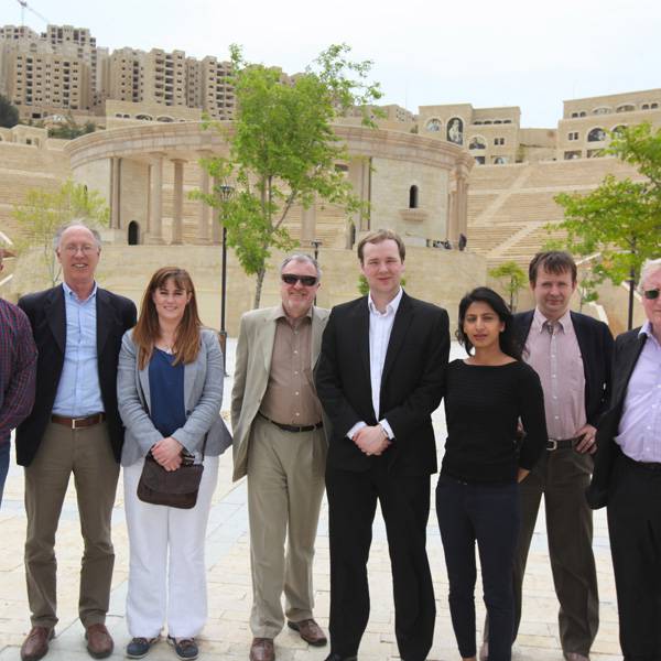 وفد من أعضاء البرلمان البريطاني
