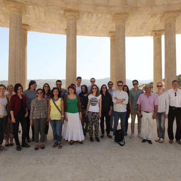 طلاب من عدة جامعات ألمانية
