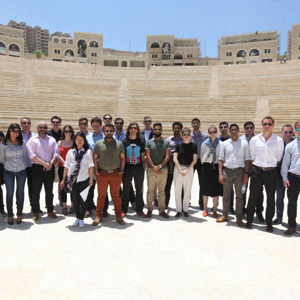 طلاب من كلية كاس لإدارة الاعمال، جامعة مدينة لندن - المملكة المتحدة
