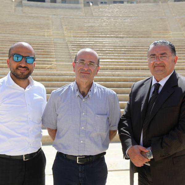 عزمي عفيفي، المالك - مجموعة العفيفي، وشكيب الحسيني، المدير العام - شركة التمثيل العالمي الفلسطيني