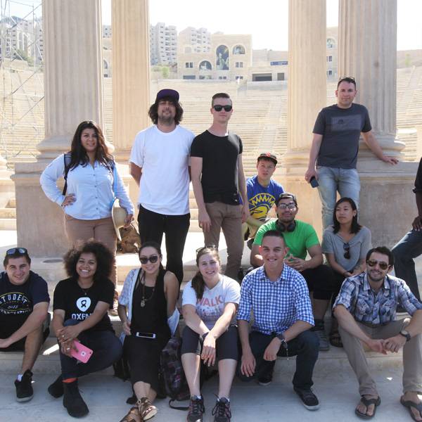 طلاب من عدة اتحادات وجامعات امريكية
