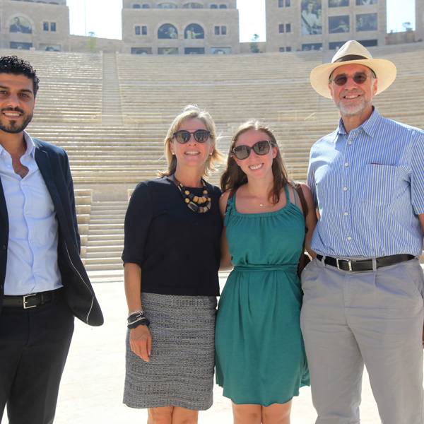 نيكولا كوبولد وسير ميك ديفيس، مجلس الأمناء، بورتلاند ترست - المملكة المحدة