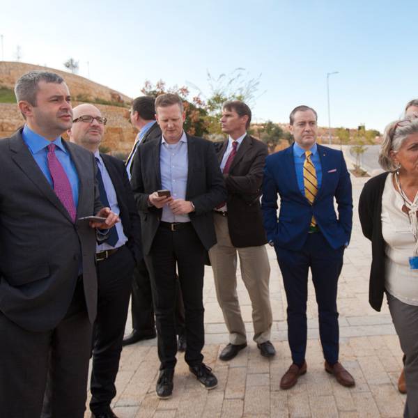 AJC وفد من معهد مشروع التبادل
