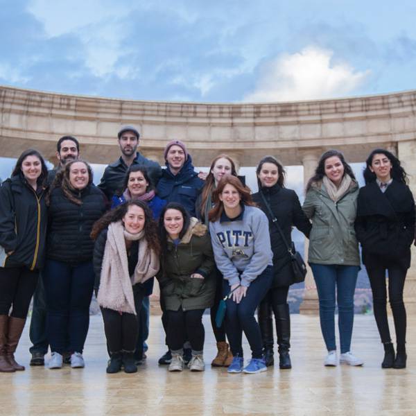 طلاب من جامعة بيتسبرغ - الولايات المتحدة الأمريكية
