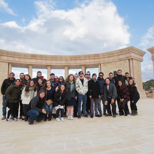 طلاب من عدة جامعات أمريكية
