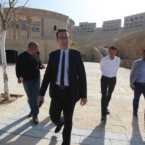 باسكال سميث، وزير النقل والأشغال العامة
