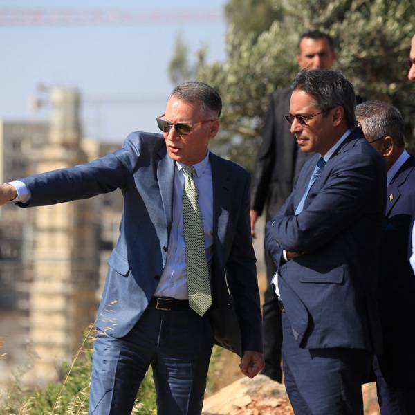 تشارلز غايتان كزافييه لوك دوفال، نائب رئيس الوزراء ووزير السياحة والإتصالات الخارجية
