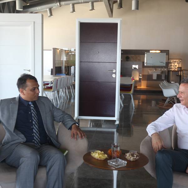 ماهيش كومار، ممثل جمهورية الهند لدى فلسطين.
