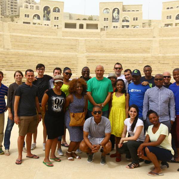 مجموعة من سيدات ورجال الأعمال الناشئين
