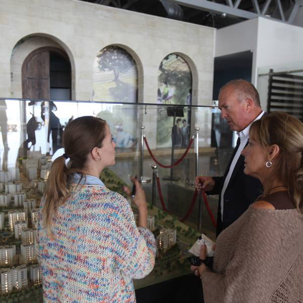 وفد من أمريكيون من أجل إقتصاد فلسطيني نابض بالحياة
