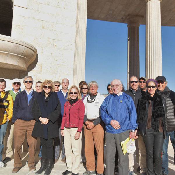 جوش وستون، الرئيس الفخري، شركة معالجة البيانات التلقائي، ومجموعة من رجال الأعمال من ولاية نيو جيرسي
