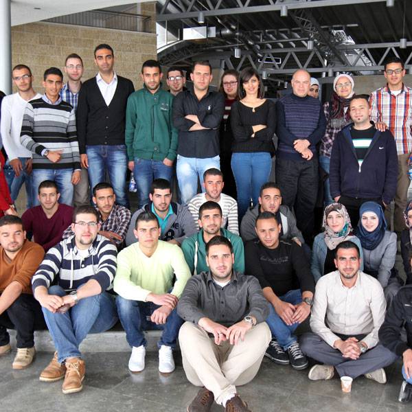 مجموعة من طلاب ومحاضري كلية الهندسة، جامعة بيرزيت
