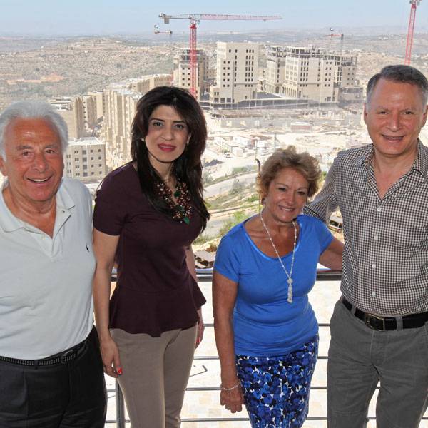 اللورد مايكل وجيلدا ليفي
