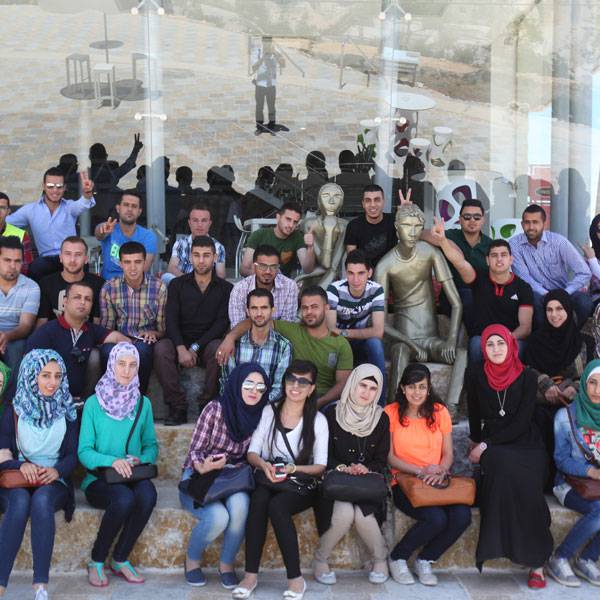 طلاب برنامج تميز، منتدى شارك الشبابي، الجامعة العربية الامريكية
