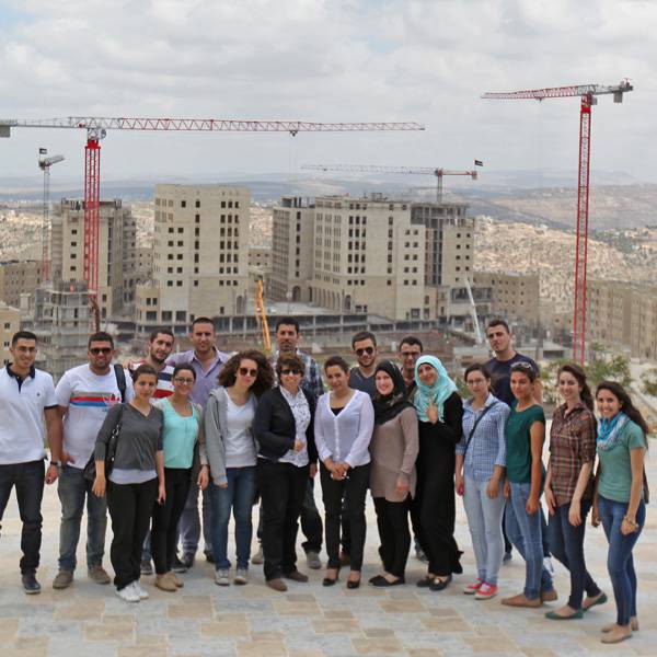 طلاب من جامعة بيرزيت، كلية الأعمال والاقتصاد
