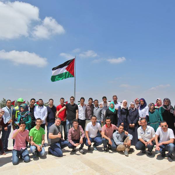 طلاب برنامج تميز، منتدى شارك الشبابي، جامعة فلسطين التقنية خضوري
