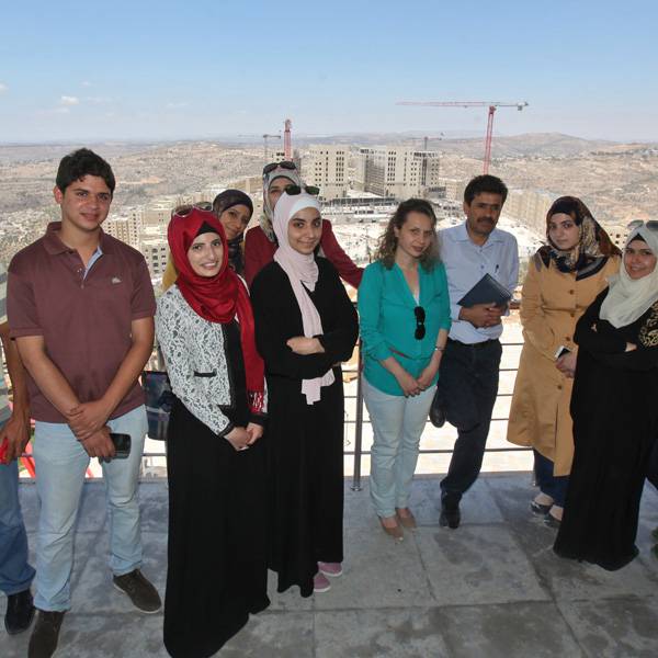 طلاب متدربين تخصص سكرتارية تنفيذية، جامعة النجاح الوطنية
