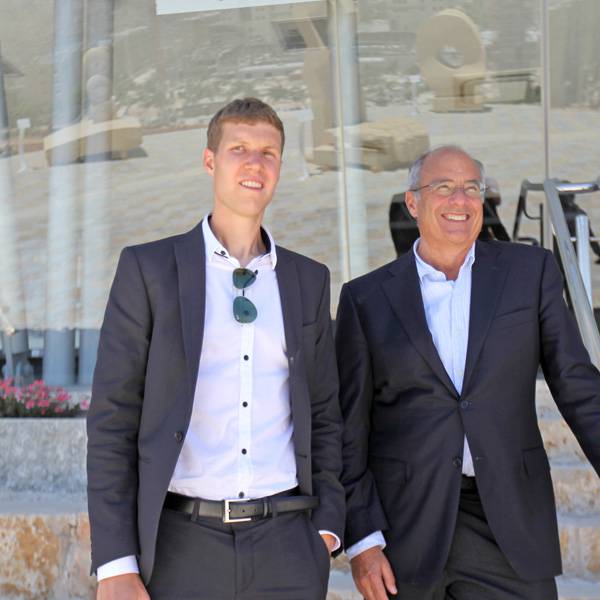 آرثر سيجال، من اسرة البروفيسور بروفو للممارسات الادارية في الدائرة المالية، وبن ابلير، باحث مشارك، مدرسة هارفرد للاعمال
