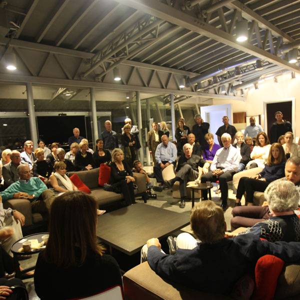 مجموعة من رجال وسيدات الأعمال
