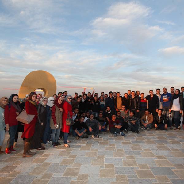 طلاب من كلية الهندسة، جامعة بوليتكنيك فلسطين
