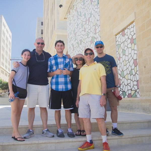 Perry Gershon, Chief Investment Officer, Jefferies LoanCore Company and his family - USA
