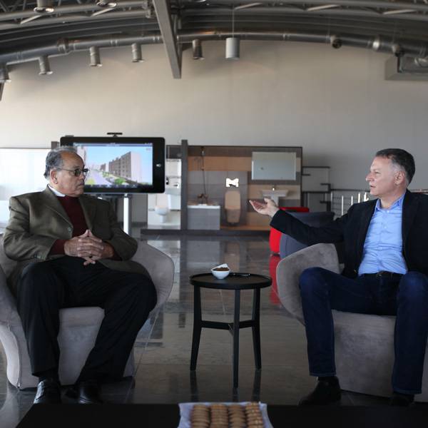 د.علي أبو زهري, وزير المواصلات
