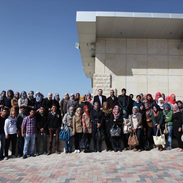 طلاب من كلية الهندسة من جامعة بوليتكنك فلسطين
