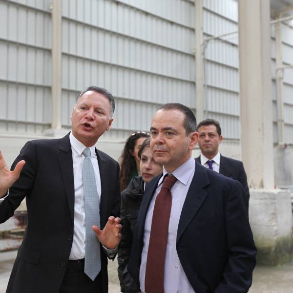 دافيدي لا سيسيليا، القنصل العام الإيطالي و إيلينا كليمنتي، نائبة رئيس البعثة
