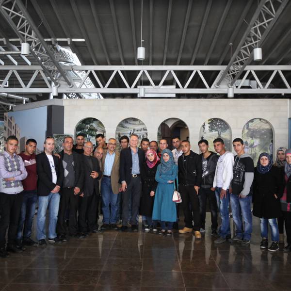 طلاب هندسة من كلية الطيرة
