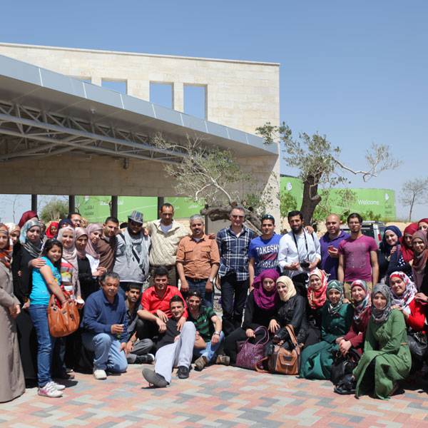 طلاب هندسة كيميائية من جامعة النجاح
