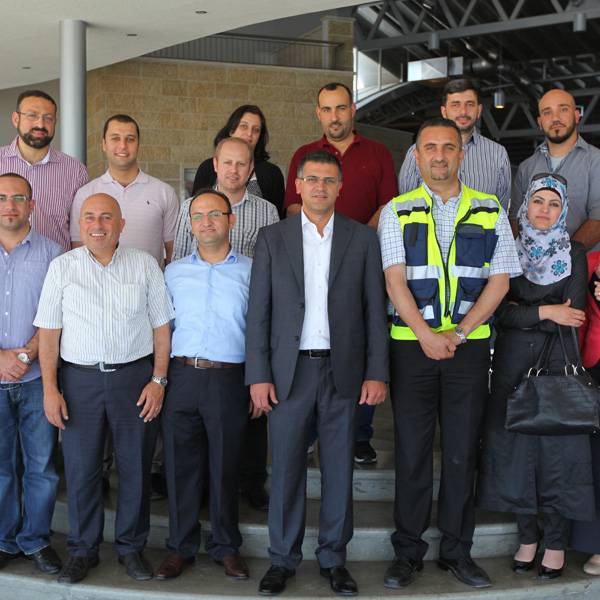 الشركة العربية الفلسطينية للاستثمار المحدودة (أيبك) و شركة التوريدات والخدمات الطبية
