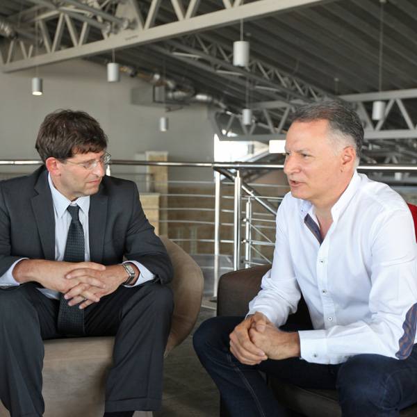 جوناثان كامين، نائب مدير بعثة الوكالة الامريكية للتنمية الدولية
