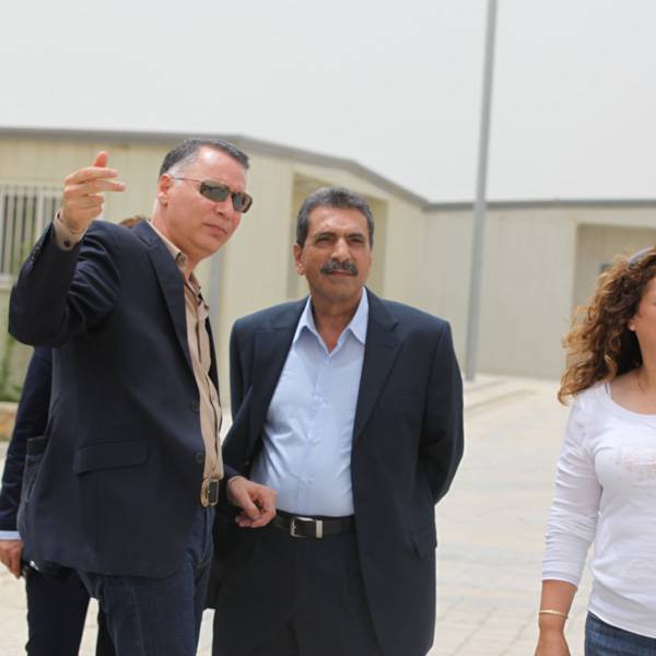 اللواء توفيق الطيراوي, عضو اللجنة المركزية لحركة فتح
