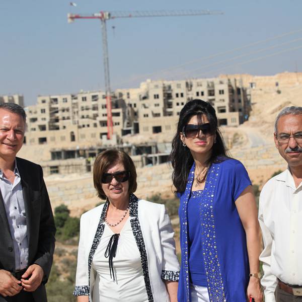 وزيرة الثقافة سهام البرغوثي , معاوية طهبوب, و منال زريق
