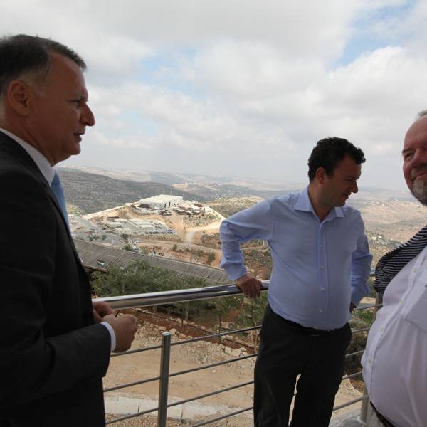 ماثيو جولد، سفير بريطانيا وفنسنت فين, القنصل البريطاني العام في القدس
