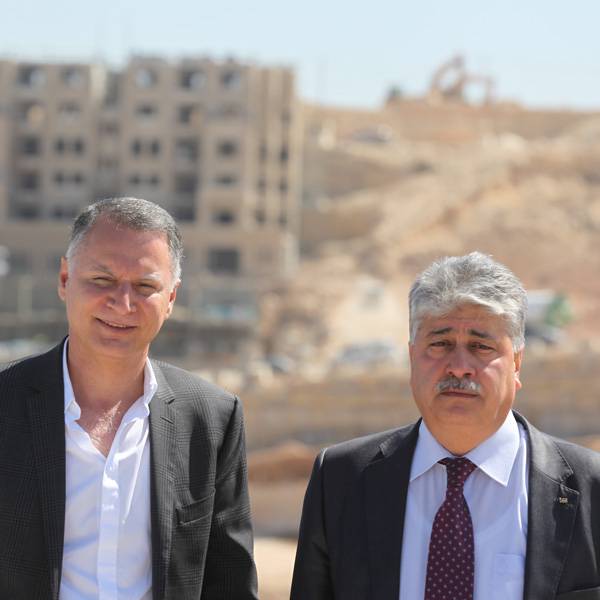 د. أحمد مجدلاني، وزير العمل الفلسطيني و عبد الكريم ضراغمة، مدير عام التفتيش
