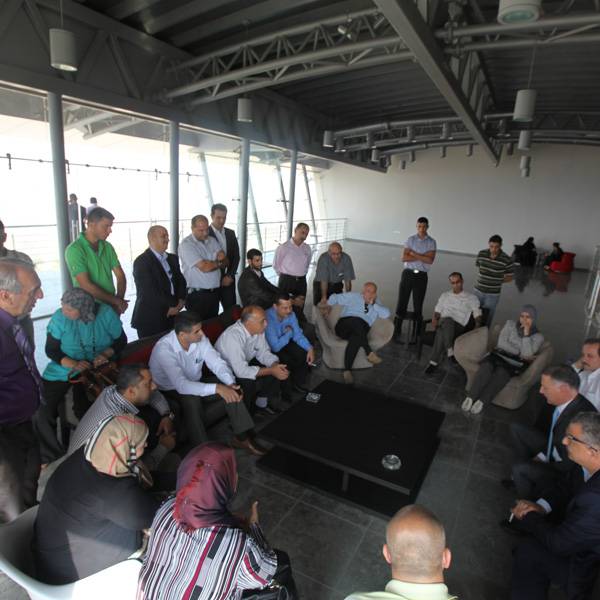 عصام أبو بكر،محافظ سلفيت ووفد من المجلس البلدي ورجال الأعمال والمجتمع المدني
