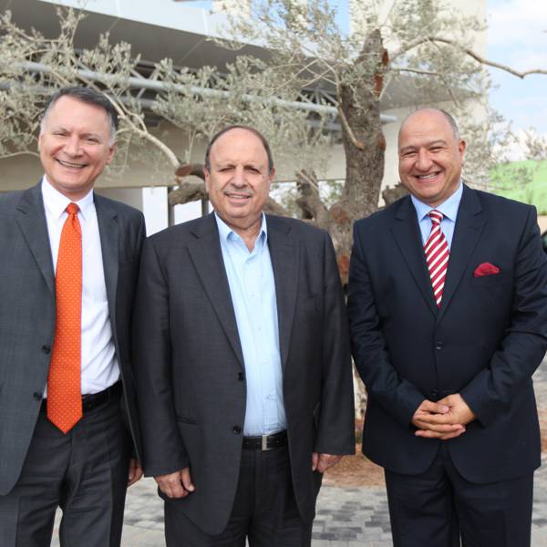 عدنان الحسيني, وزير شؤون القدس و محافظ محافظة القدس
