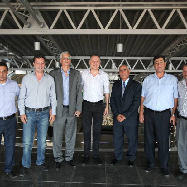 وجيه العطاري, رئيس لجنة تسيير اعمال بلدية عطارة, وعدد من اعضاء اللجنة
