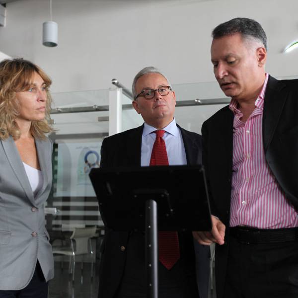 جيم باولو كانتيني، القنصل العام الإيطالي و حنا بابالارودو
