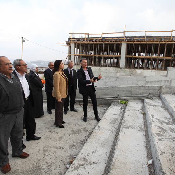 علا عوض، رئيسة الجهاز المركزي الإحصاء الفلسطيني و عدد من المدراء العامين في الجهاز
