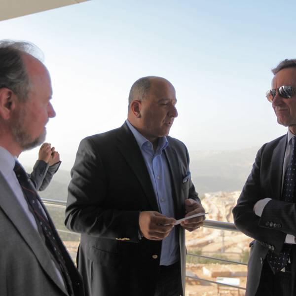 اللورد ستيفن جرين,و سيرفنسنت فين,و مايكل جيلية
